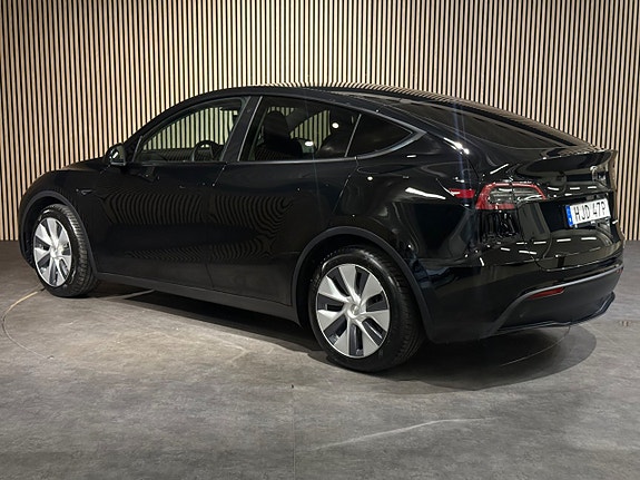 Tesla Model Y 6 of 22