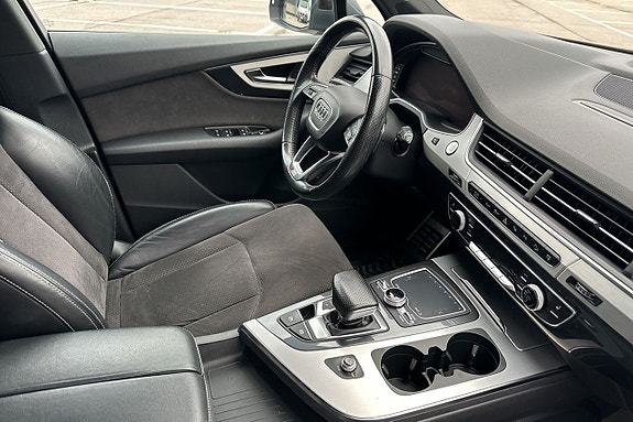 Audi Q7 12 of 30