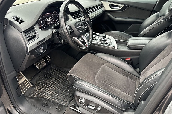 Audi Q7 17 of 30