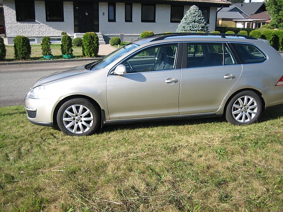 Volkswagen Golf V 3 of 10