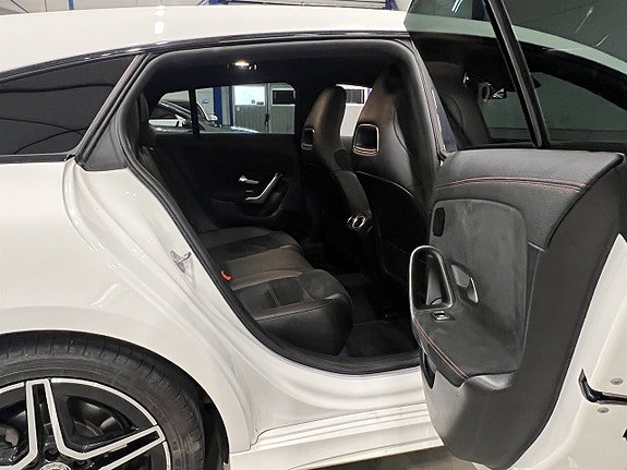 Mercedes-Benz CLA200 16 of 25