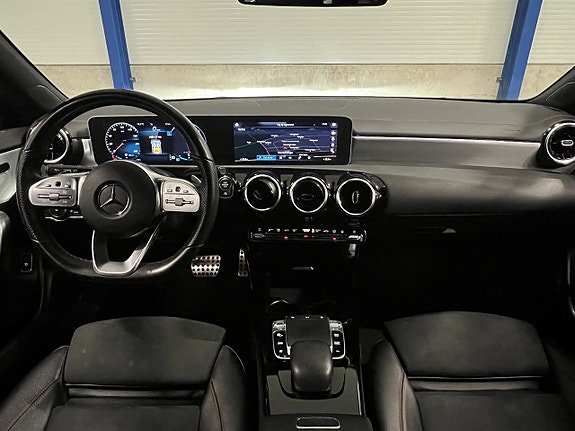 Mercedes-Benz CLA200 17 of 25