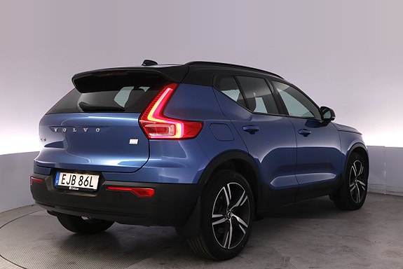 Volvo XC40 5 of 27
