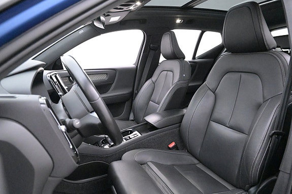 Volvo XC40 9 of 27