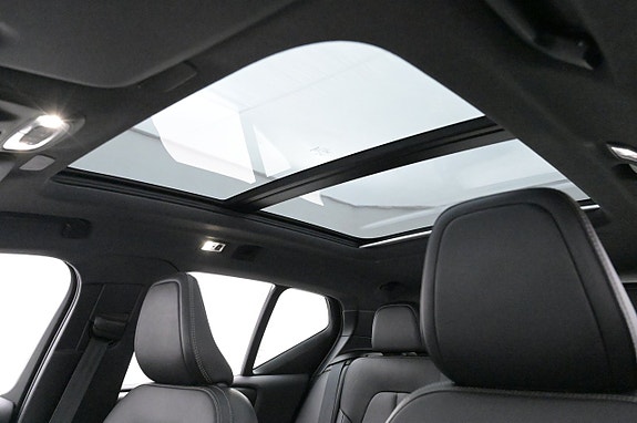 Volvo XC40 23 of 27