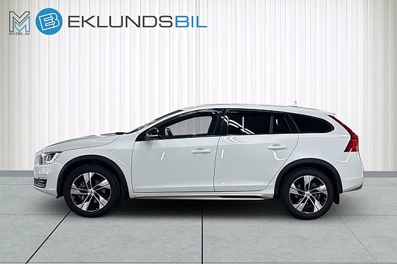 Volvo V60 Cross Country 2 of 20