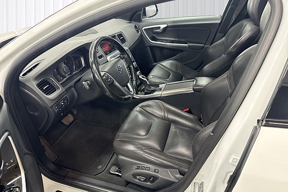 Volvo V60 Cross Country 16 of 20