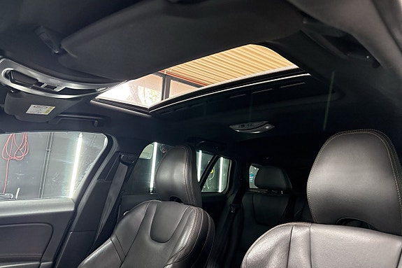 Volvo V60 Cross Country 20 of 20