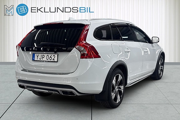 Volvo V60 Cross Country 5 of 20