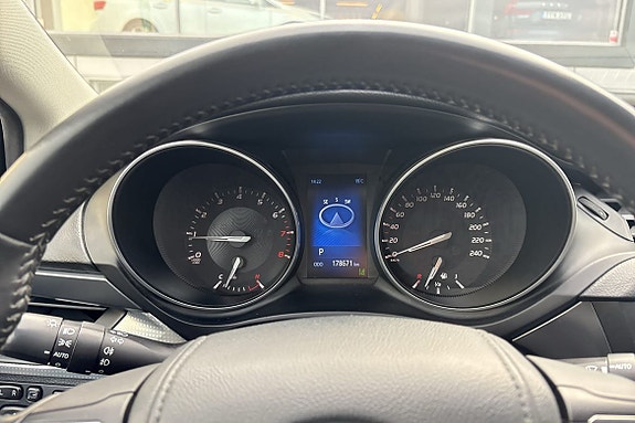 Toyota Avensis 15 of 20