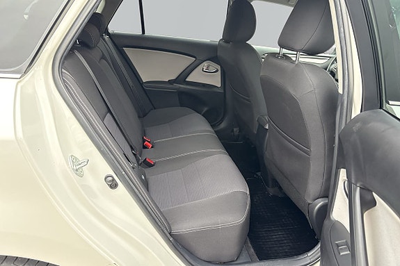 Toyota Avensis 8 of 20