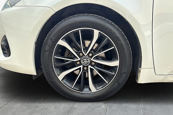 Toyota Avensis 17 of 20