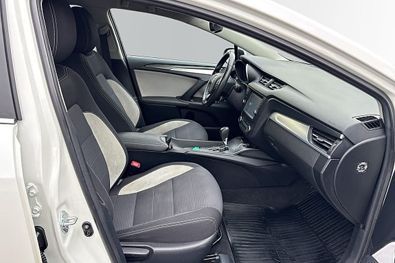 Toyota Avensis 7 of 20