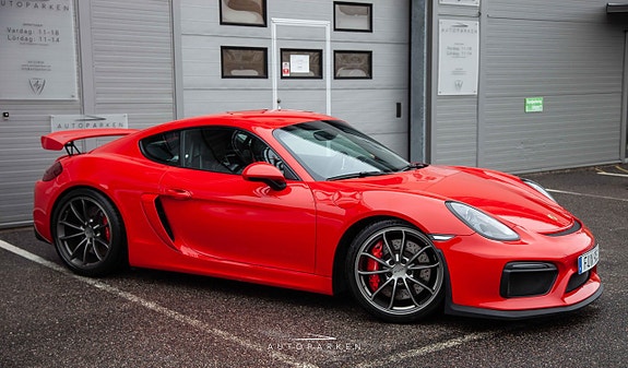 Porsche Cayman GT4 2 of 25