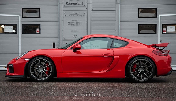 Porsche Cayman GT4 5 of 25