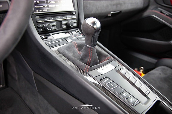 Porsche Cayman GT4 12 of 25