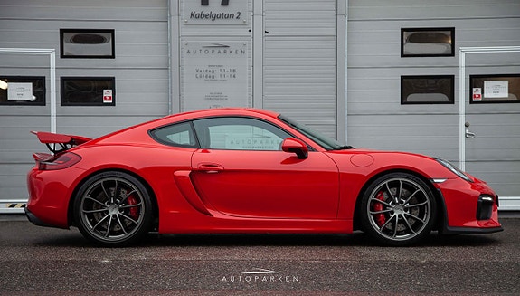Porsche Cayman GT4 4 of 25