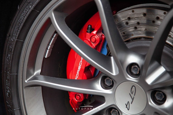 Porsche Cayman GT4 24 of 25
