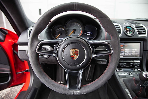 Porsche Cayman GT4 10 of 25