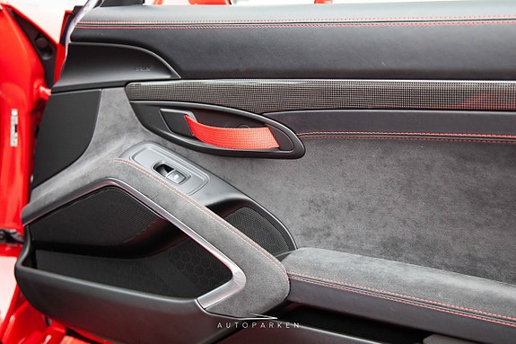 Porsche Cayman GT4 17 of 25