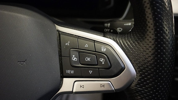 Volkswagen Passat 19 of 27