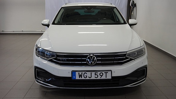 Volkswagen Passat 7 of 27