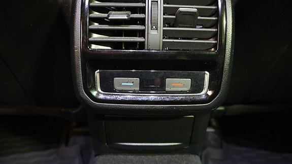 Volkswagen Passat 22 of 27