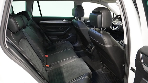 Volkswagen Passat 10 of 27