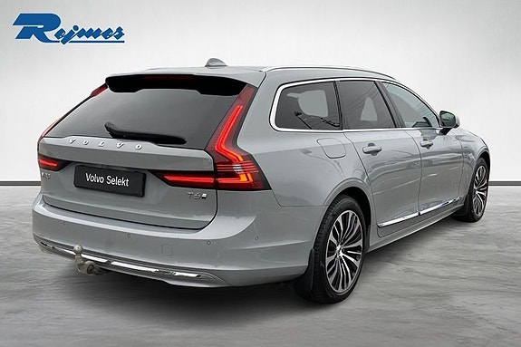 Volvo V90 2 of 21