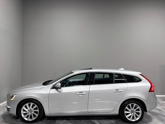 Volvo V60 4 of 28