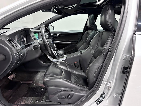 Volvo V60 13 of 28