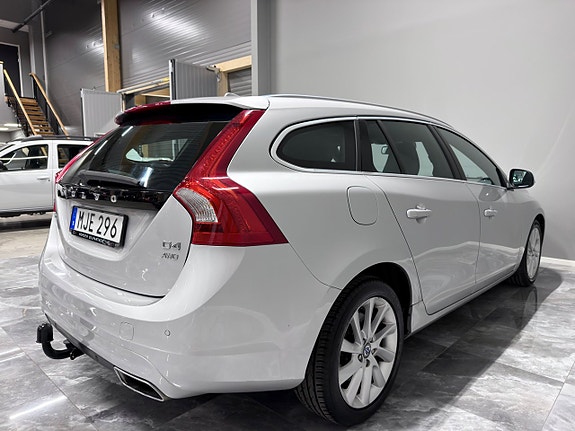 Volvo V60 7 of 28