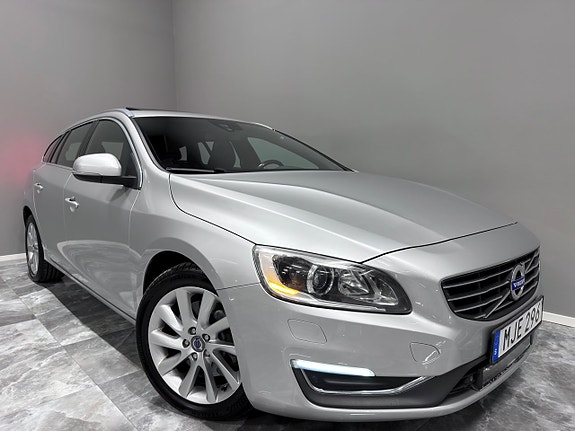 Volvo V60 2 of 28