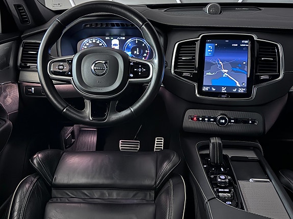 Volvo XC90 8 of 27