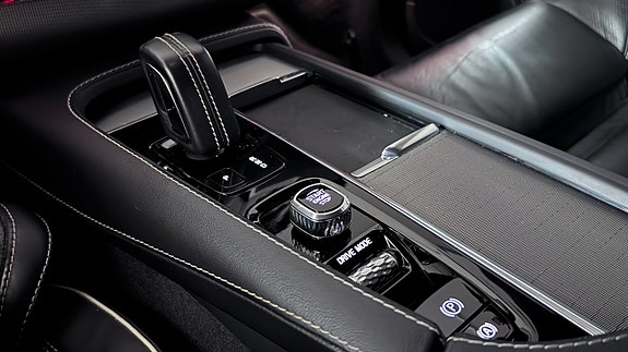 Volvo XC90 15 of 27