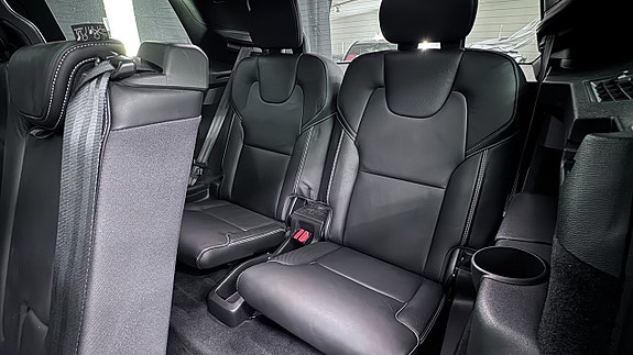 Volvo XC90 12 of 27