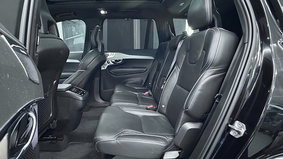 Volvo XC90 11 of 27