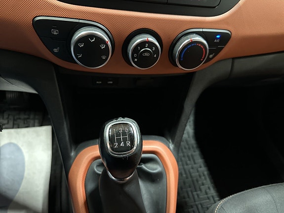 Hyundai i10 15 of 16