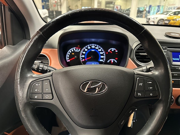 Hyundai i10 14 of 16