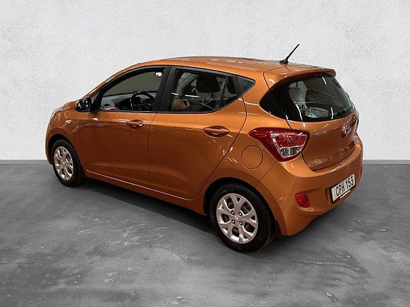 Hyundai i10 3 of 16