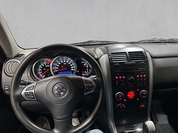 Suzuki Grand Vitara 12 of 15