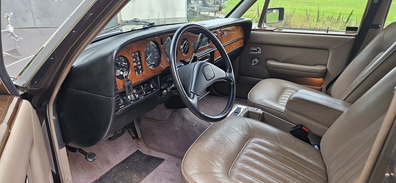 Rolls Royce Silver Spur 4 of 6