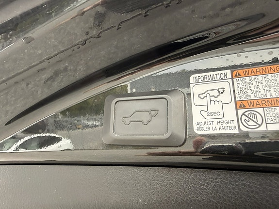 Toyota RAV4 25 of 25