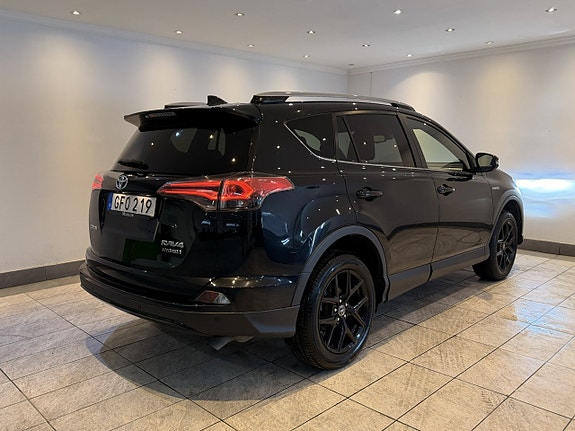 Toyota RAV4 5 of 25