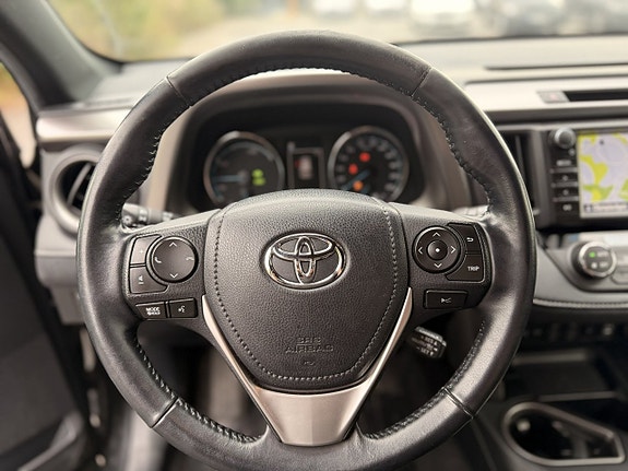 Toyota RAV4 14 of 25
