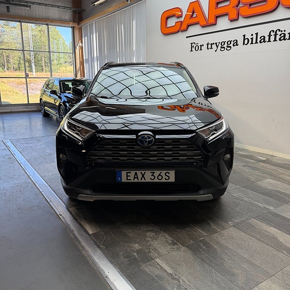Toyota RAV4 6 of 11