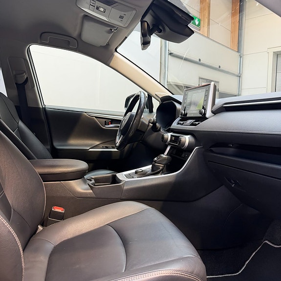 Toyota RAV4 11 of 11