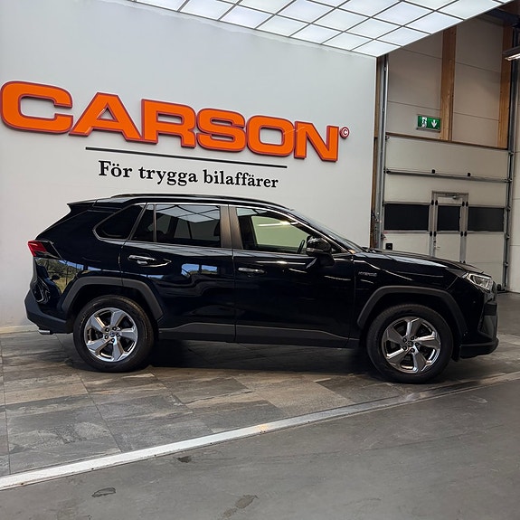 Toyota RAV4 3 of 11