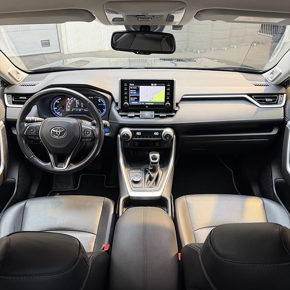 Toyota RAV4 9 of 11