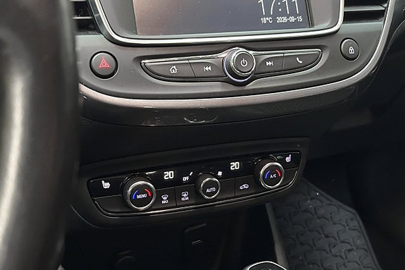 Opel Crossland X 15 of 17